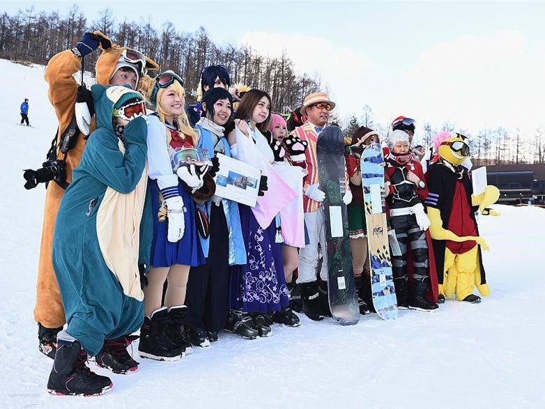 日本雪场举办Cosplay节日 爱好者不惧严寒变装上阵