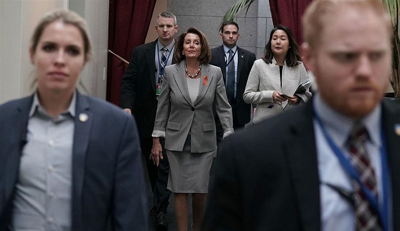 美国政府持续停摆 民主党人在国会大厦举行核心会议