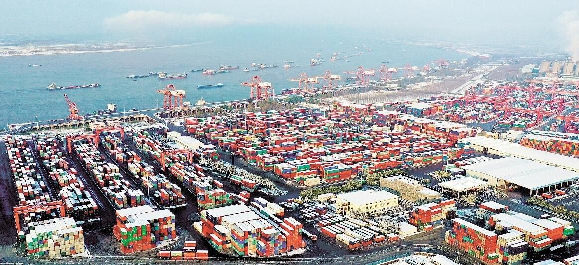 武汉新港年吞吐量突破156万标箱