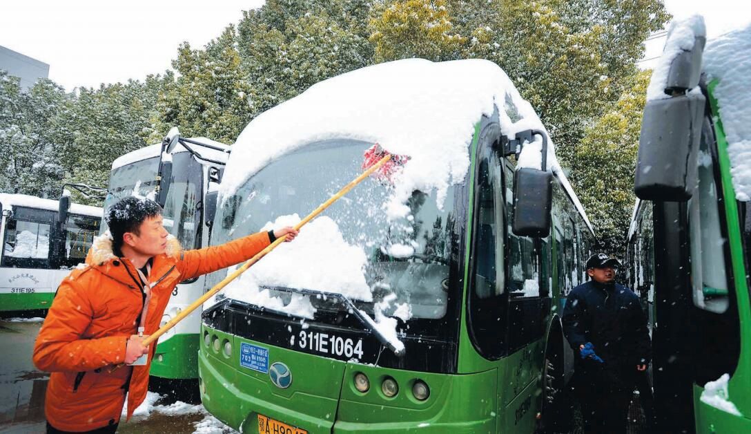 3万公交人战冰雪书写城市大担当