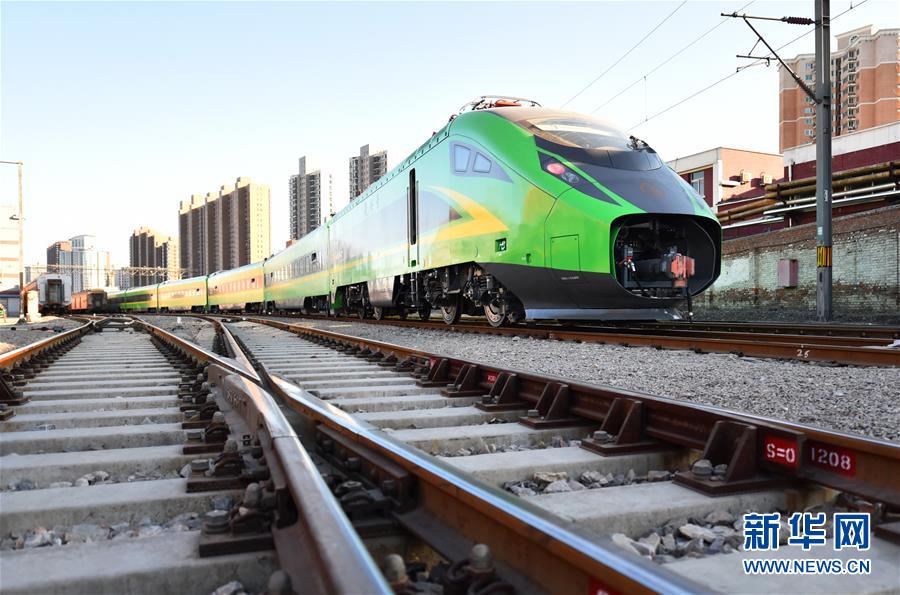 “复兴号”绿皮车亮相 卧铺自带充电口全车WIFI