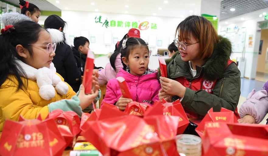 合肥：自制灯笼迎元宵