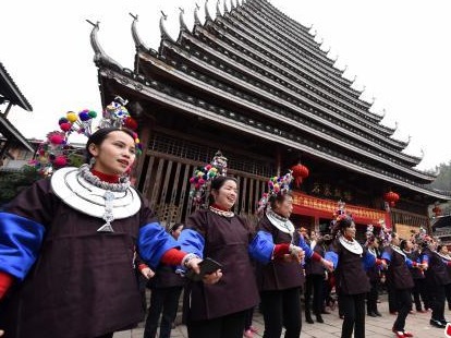 近200名广西侗寨外嫁女子齐回娘家迎新春