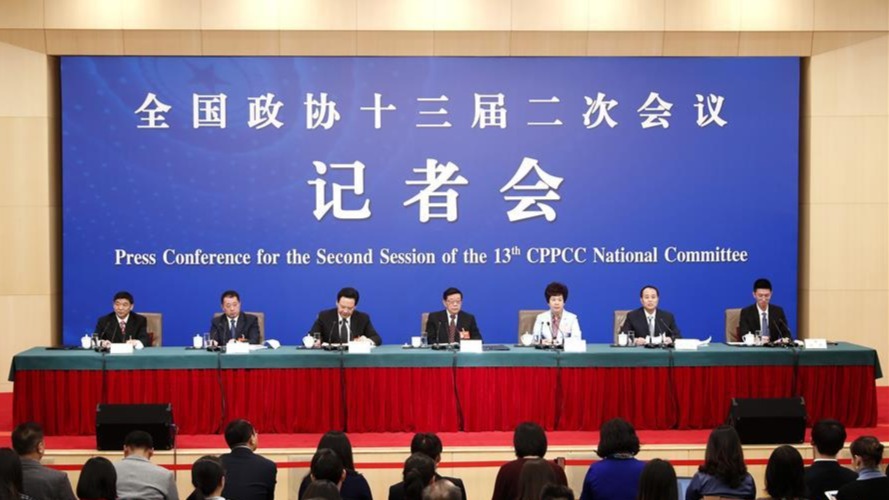 政协委员谈打赢三大攻坚战