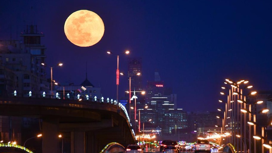 “春分日”上演年度最后一次“超级月亮”