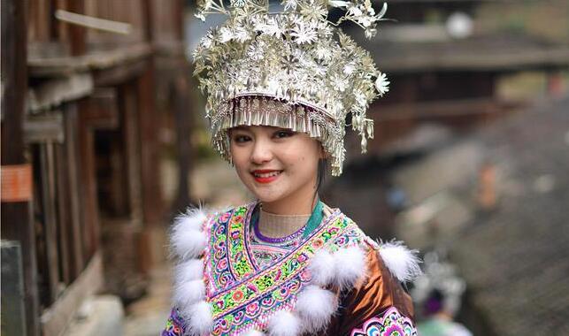 苗山脱贫影像志——苗乡女的读书梦