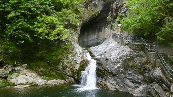 黄冈龙潭河谷：幽深险秀 怪石嶙峋