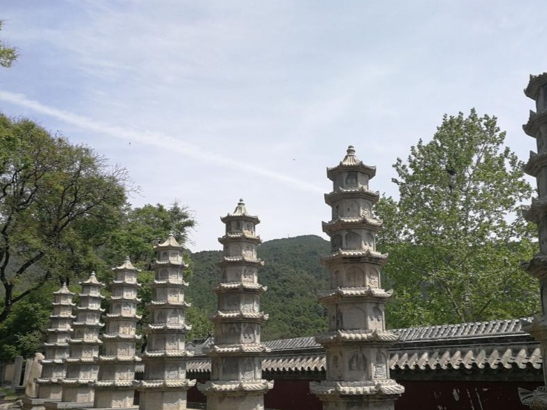 寻迹济南灵岩寺：千年古刹存灵韵