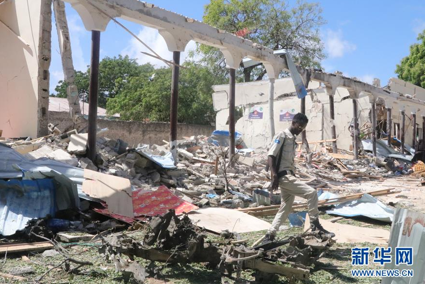 索马里首都遭汽车炸弹袭击致5死9伤