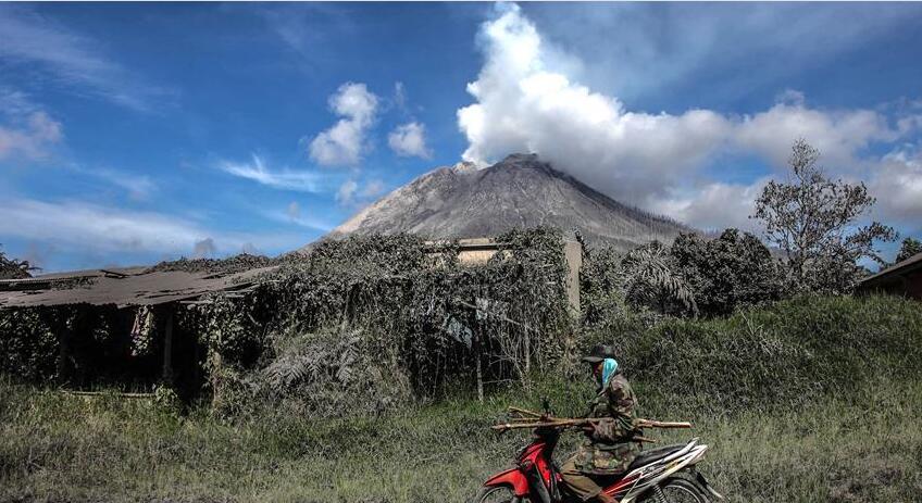 印尼火山喷发