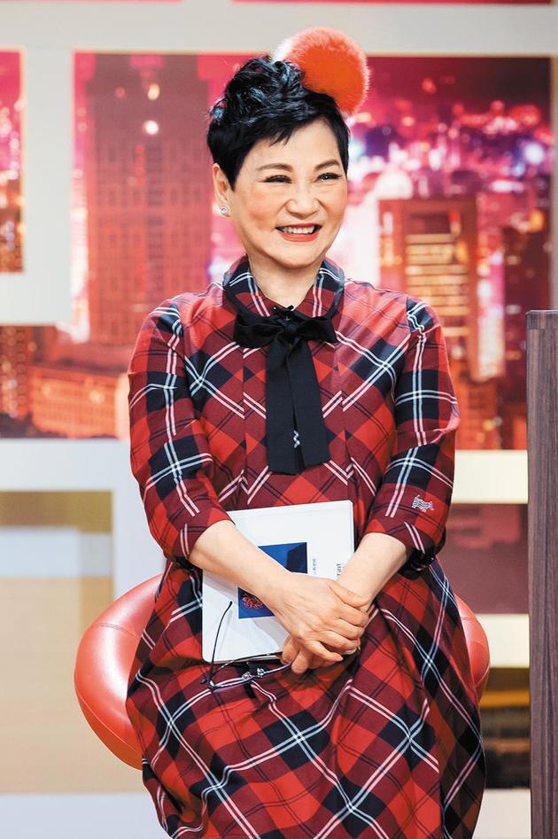 张小燕获金钟终身成就奖被赞台湾电视史百科全书