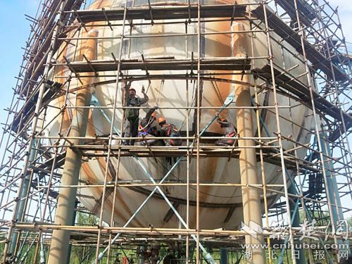 高温下的坚守：湖北特检人不畏“烤”验 鏖战球罐检验