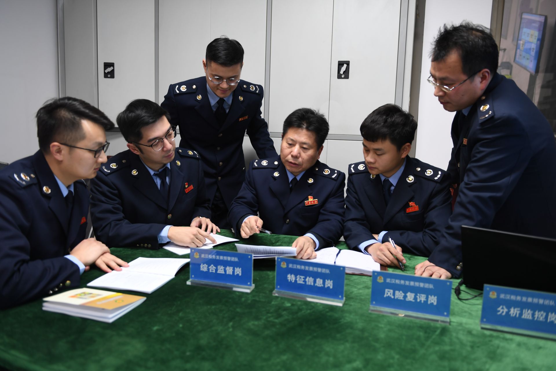 “全国人民满意公务员”张学东：为税收安全  筑万里屏障