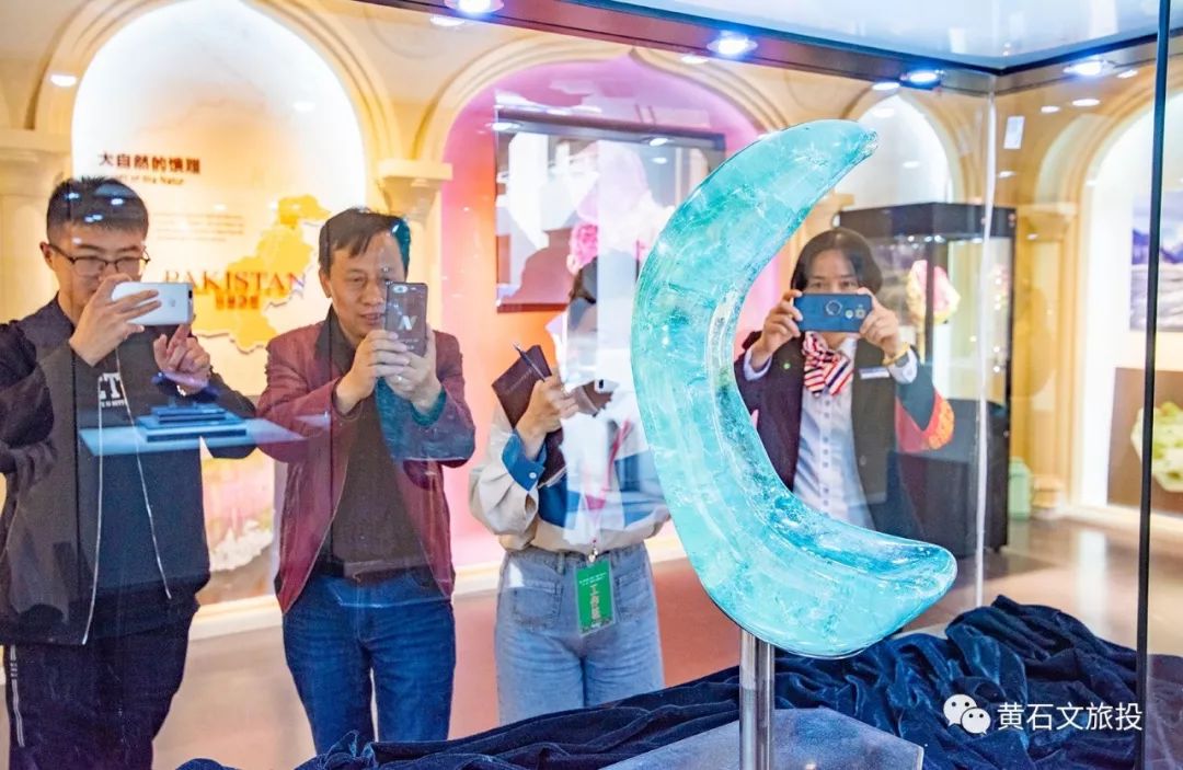 蓝月什么成语_蓝月谷图片