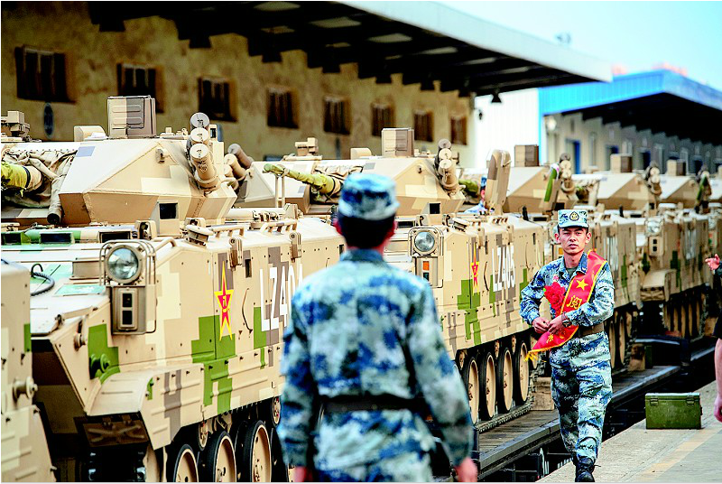 
驻鄂空降兵战车方队凯旋 圆满完成新中国成立70周年阅兵任务