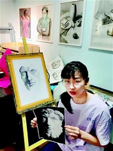 初中学习成绩稳居年级第一,陶笛吉他绘画也都在行!14岁女生诠释什么是全面发展
