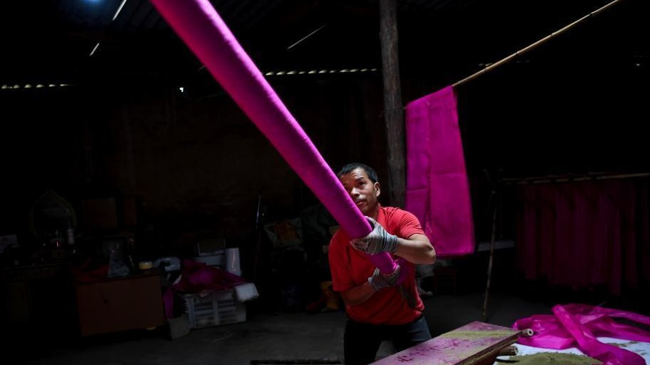 云南通海手工制香人