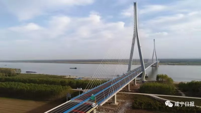 刚刚嘉鱼长江公路大桥正式通车