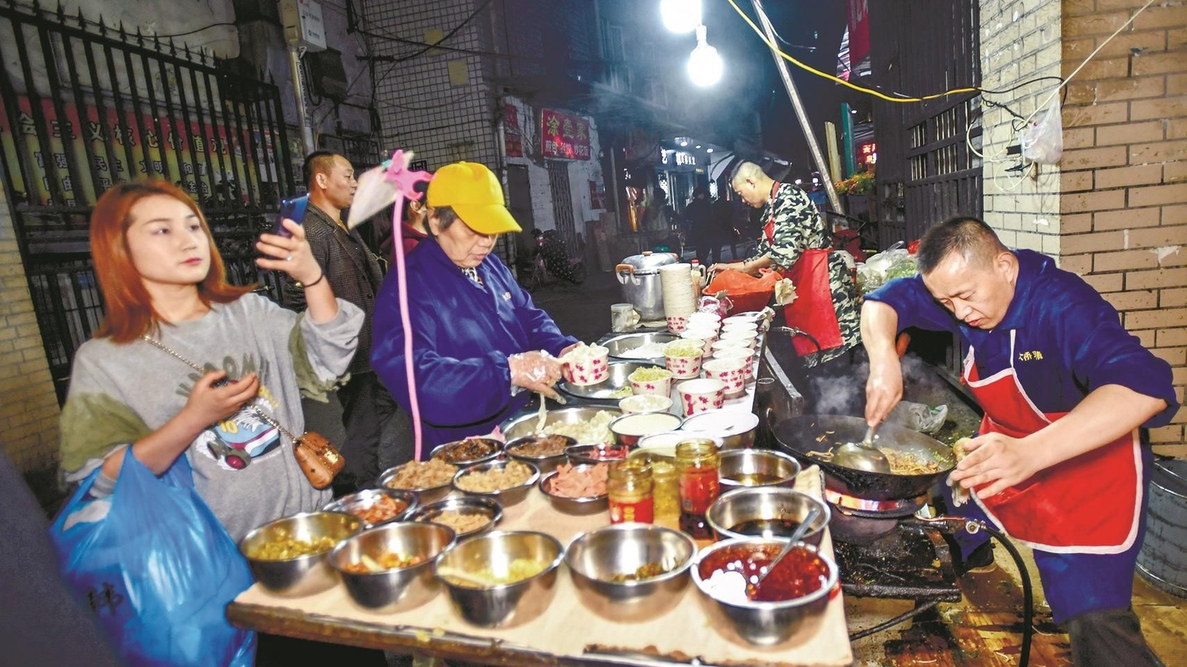 “功夫炒饭哥”炒出网红人生