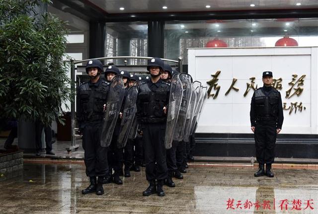 武汉9个轨道派出所开展警营开放日活动，去年安全运送乘客12亿人次