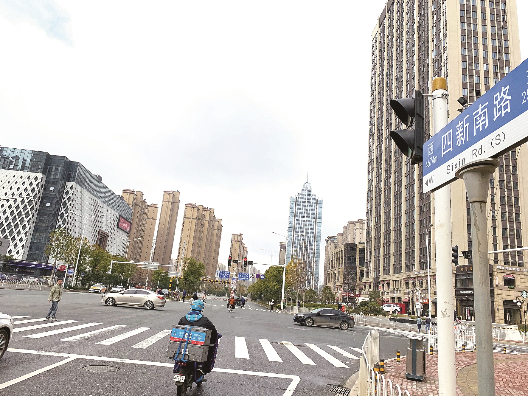 这个路口又出车祸 市民建议设减速带