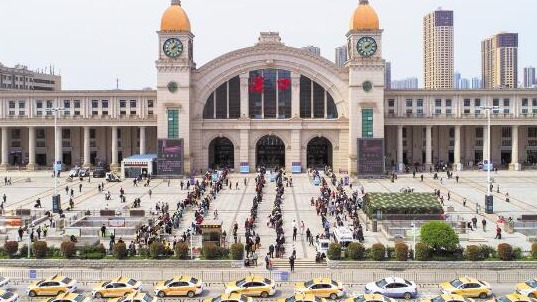 英雄城市 英勇归来 ——直击武汉“解封”首日
