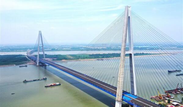 胜利路街道经济总量_街道图片夜景(2)