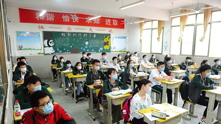 咸宁：菁菁校园书声起 少年归来再起航