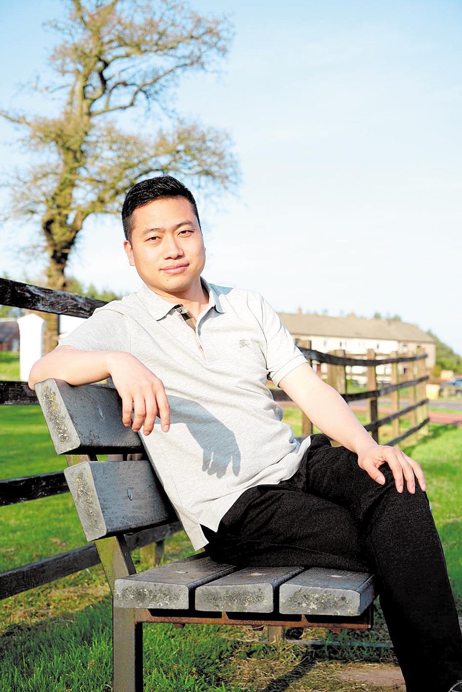 |乘风破浪 挂帆远行 ——青年书法家王勇速写