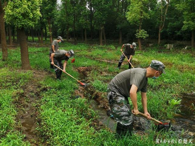 |水退人不退，这些熟悉的身影守护武汉开发区