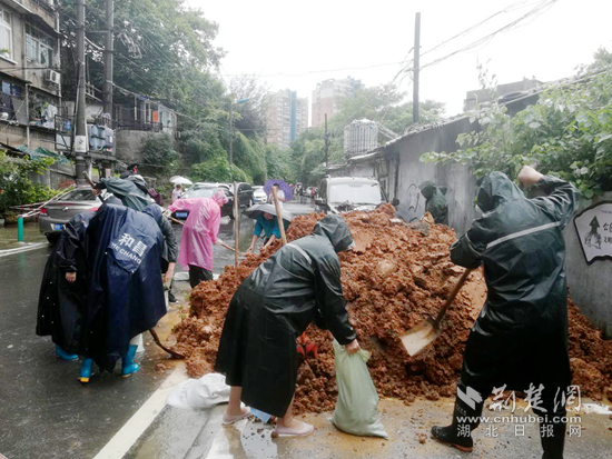 |【战罢疫情再出发】陈家湾社区第一书记杨邓红：从最坏处着想，向最好处努力