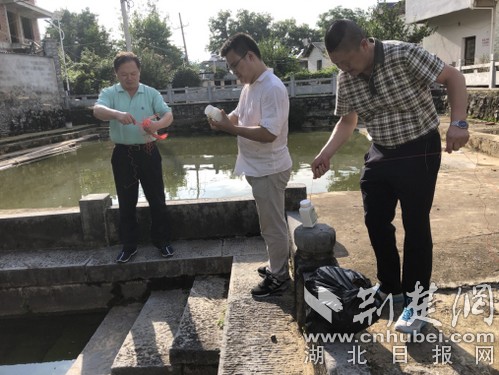 |黄石：扶贫工作队加强饮用水源消毒保障帮扶村饮水安全