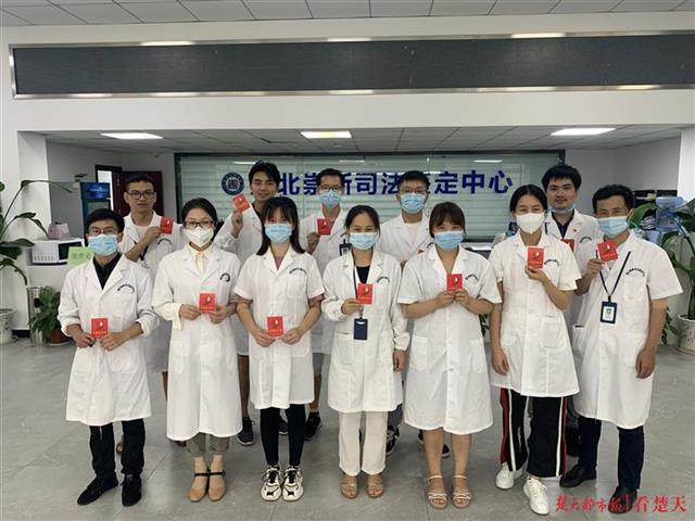 |首例新冠肺炎患者遗体解剖团队“组团”献热血