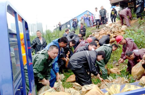 |【战罢疫情再出发】王太社区第一书记邓勇：经历过疫情大考，有信心安然度汛