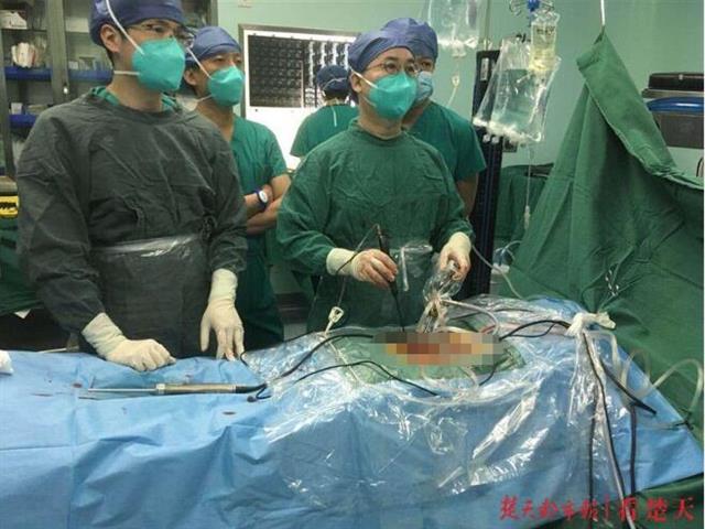 |“腰突”合并椎管狭窄，1厘米小切口解除老阿姨“受电刑”苦恼