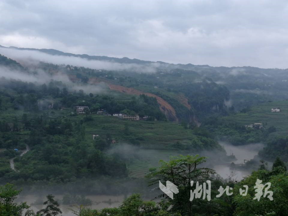 |恩施堰塞湖水位下降明显直击清江上游沙子坝滑坡垮塌现场