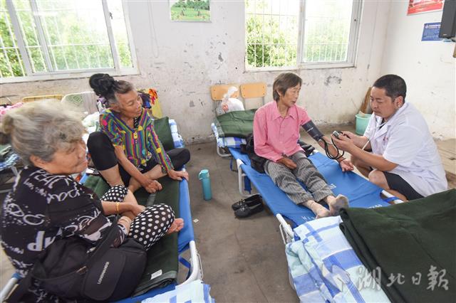 |荆州长湖分洪区完成群众转移安置