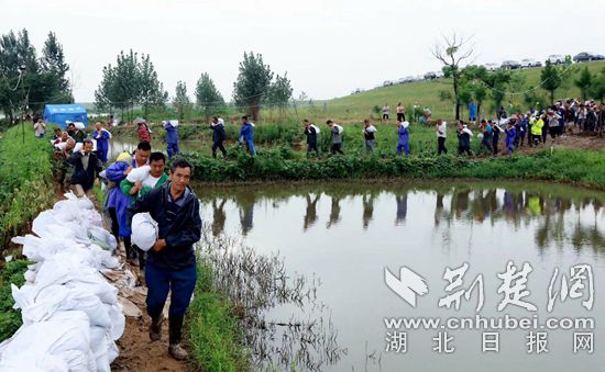 |蕲春抢险人员鏖战三天三夜 成功处置管涌险情