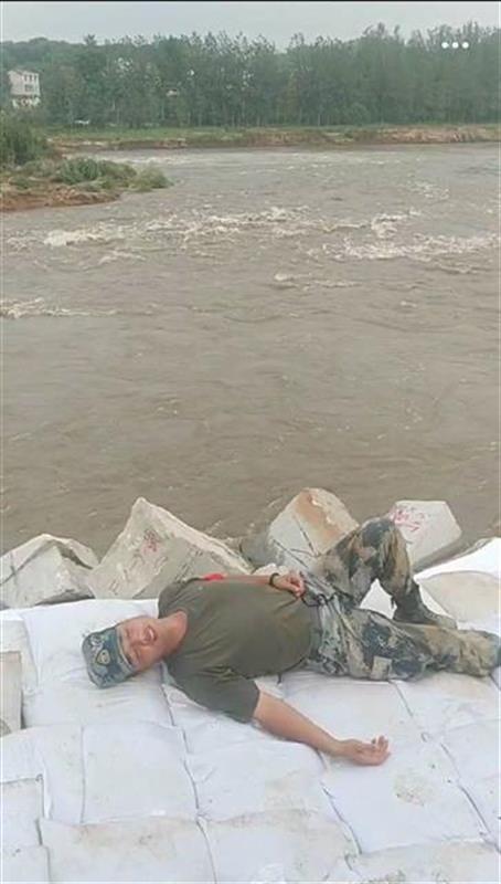 |空降兵某部黄继光连24小时奋战阎家河