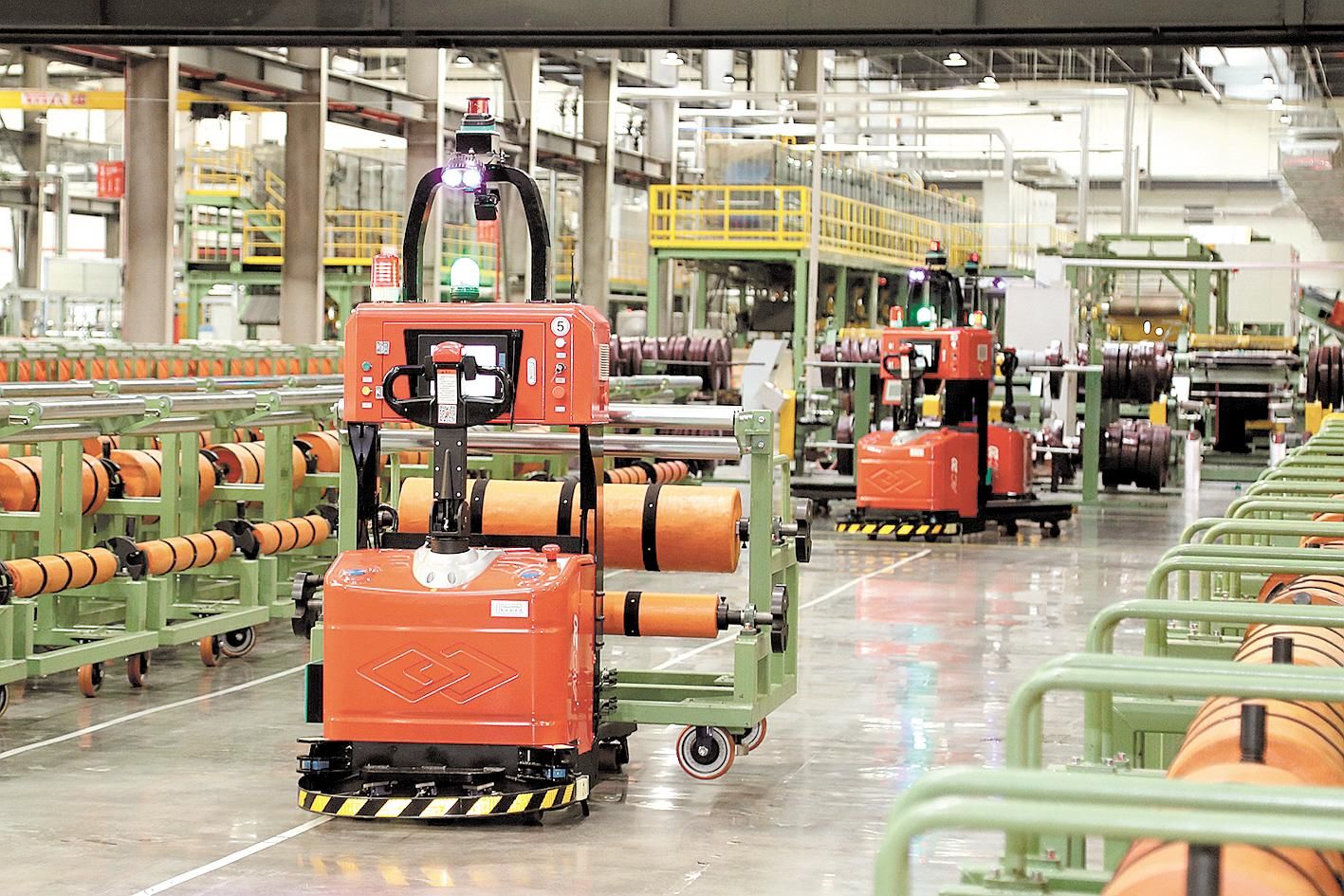 |智能新工厂机器人“唱主角”