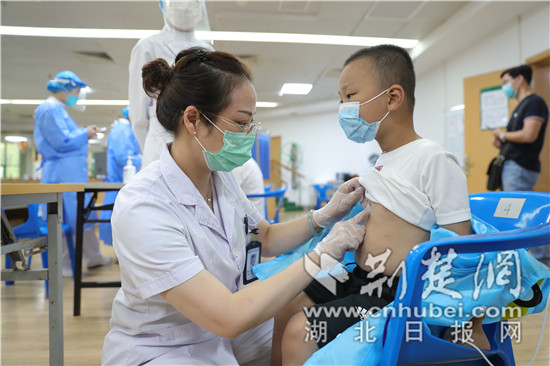 |头伏天“免疫贴”倍受市民青睐 医生提醒：梅雨季节不影响冬病夏治