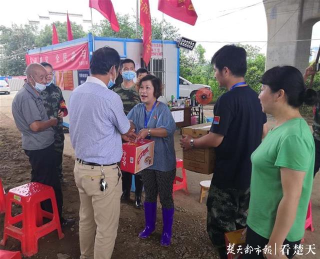 |女指挥长坚守武金堤20多天：汛情不退，战斗不止