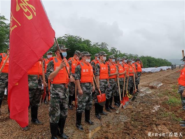 |水退人不退，这些熟悉的身影守护武汉开发区