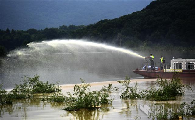 |富河严防血吸虫病发生