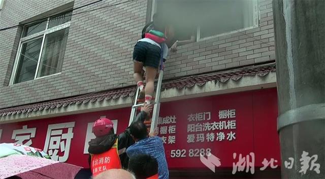 |紧急行动！恩施消防营救转移建始被困群众千余人