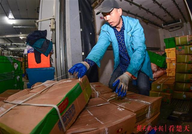 |2000吨政府储备冻猪肉今日投放，江夏多家超市率先上架