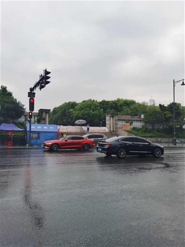 |蝉鸣声声催雨去，怎奈雨落江城又一周！5种天气预示或有强降雨