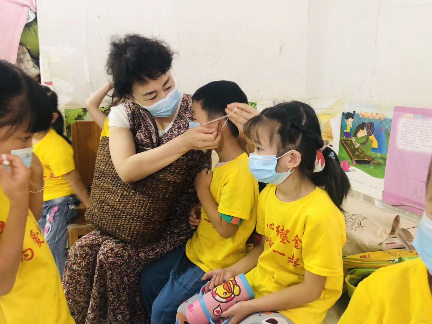 |“她力量”点燃希望火种 湖北省女企业家关爱特殊家庭孩童