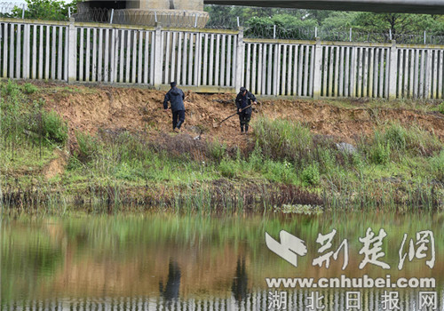 |武汉铁路公安局襄阳公安处汛期严查整治隐患 确保铁路安全