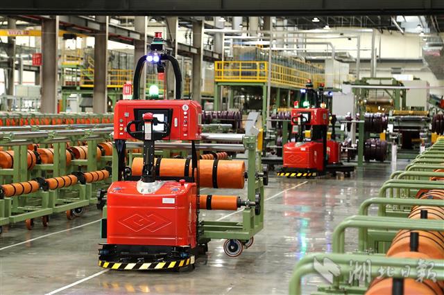 |智能新工厂 机器人“唱主角”